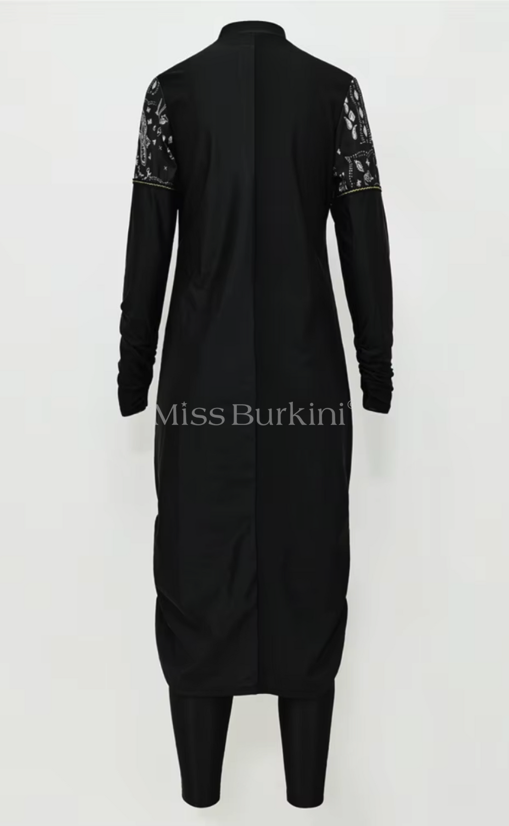 Gesluierde vrouw burkini Jasmina zwart witte patronen – The Kaftan
