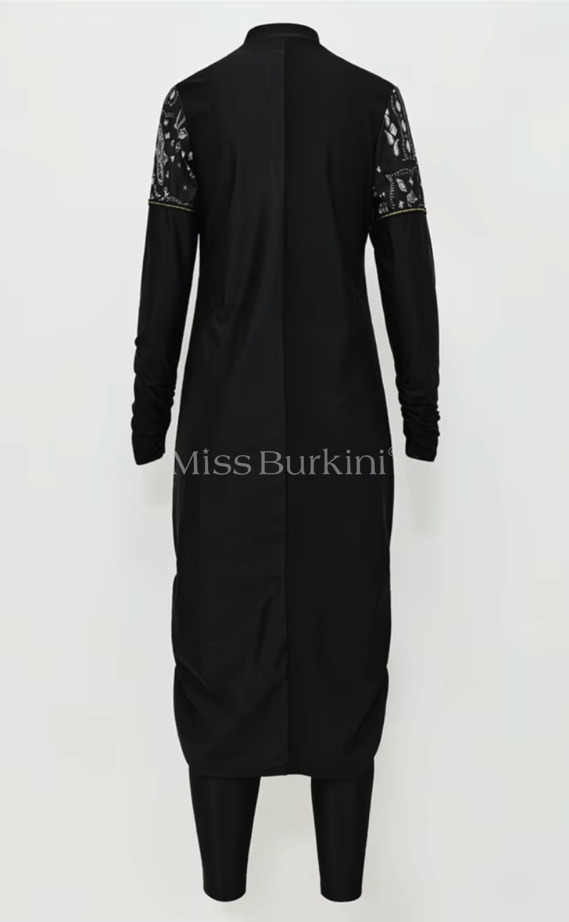 Gesluierde vrouw burkini Jasmina zwart witte patronen – The Kaftan