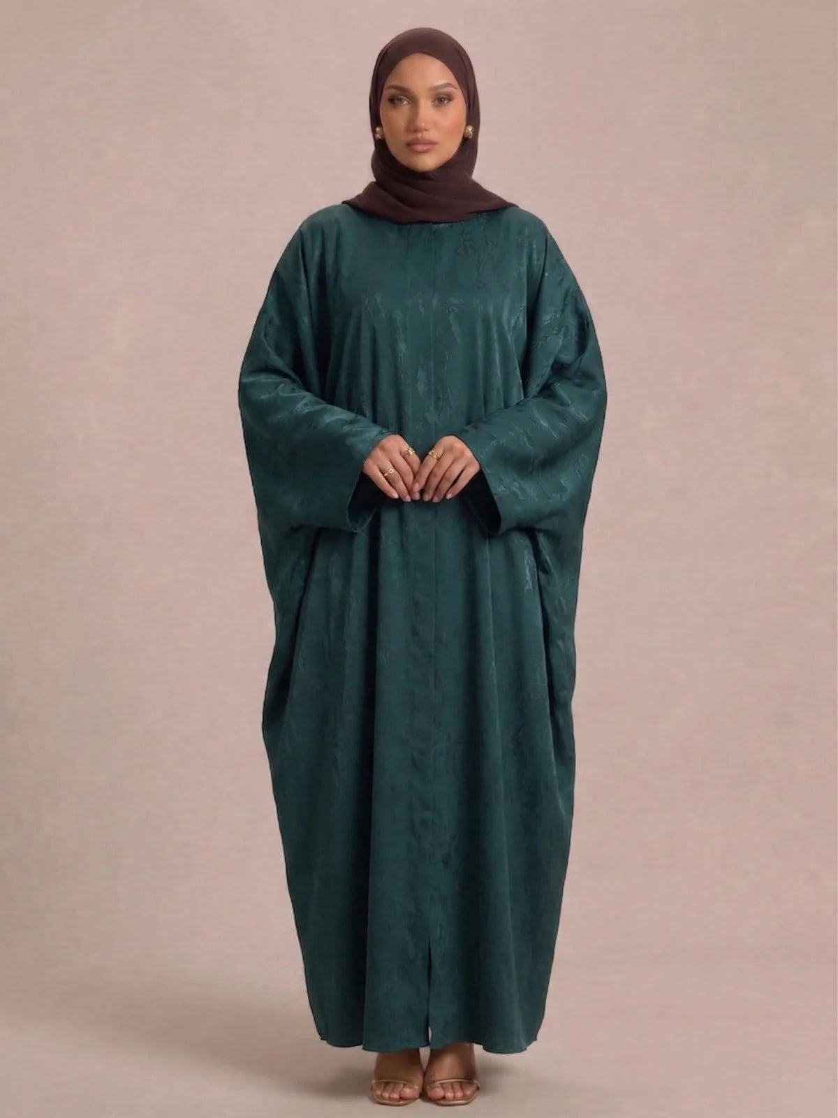 Abaya Chic und Modern