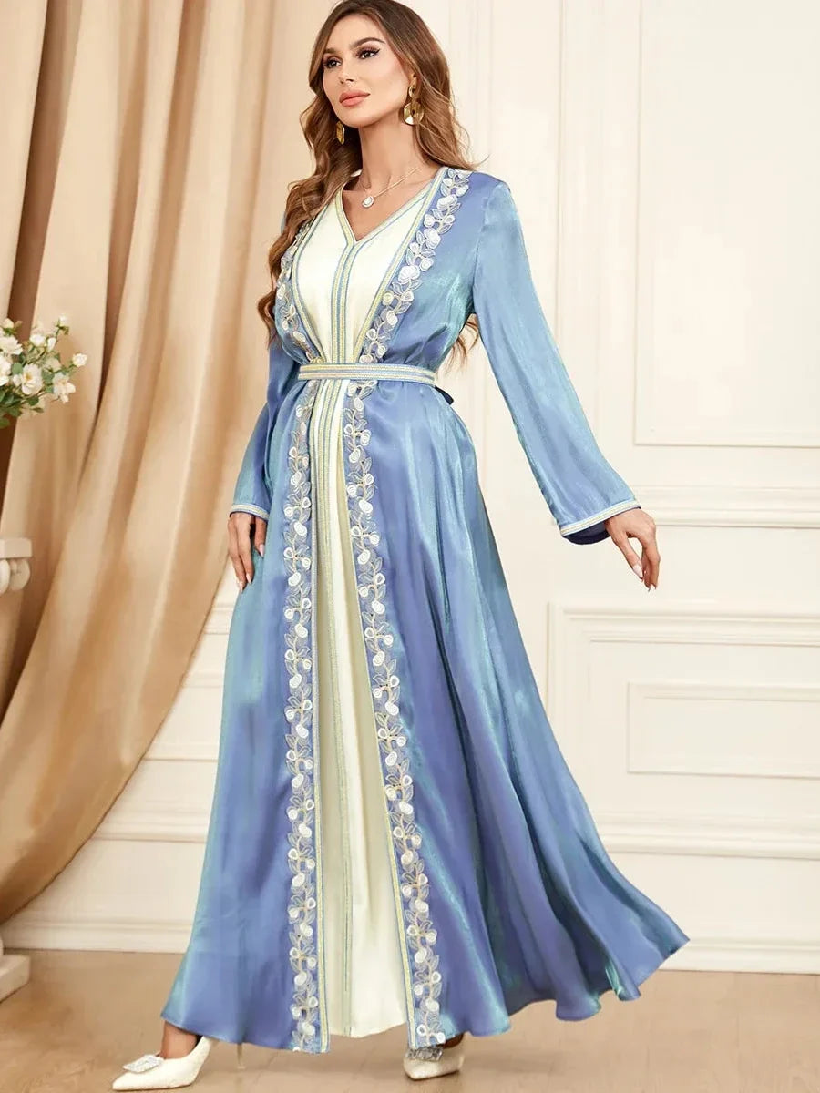 Kaftan Weiß und Blau