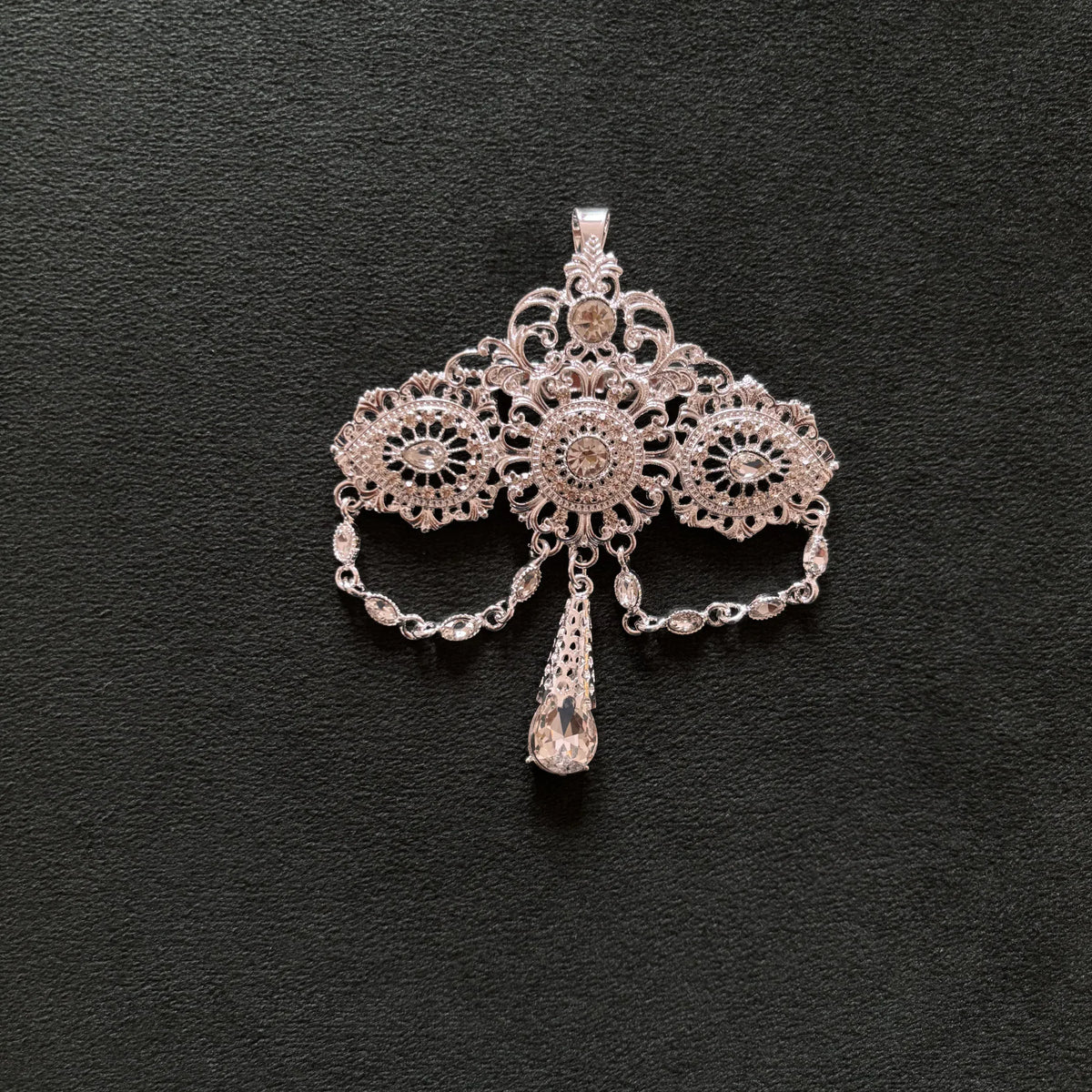 Kaftan Brooch Oriental Elegance