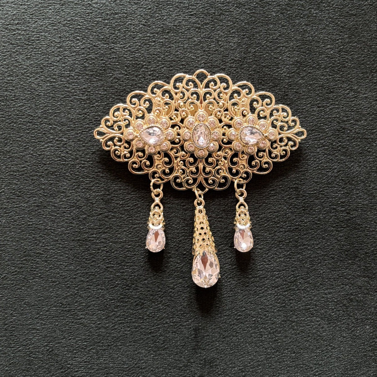 Kaftan Brooch Oriental Elegance