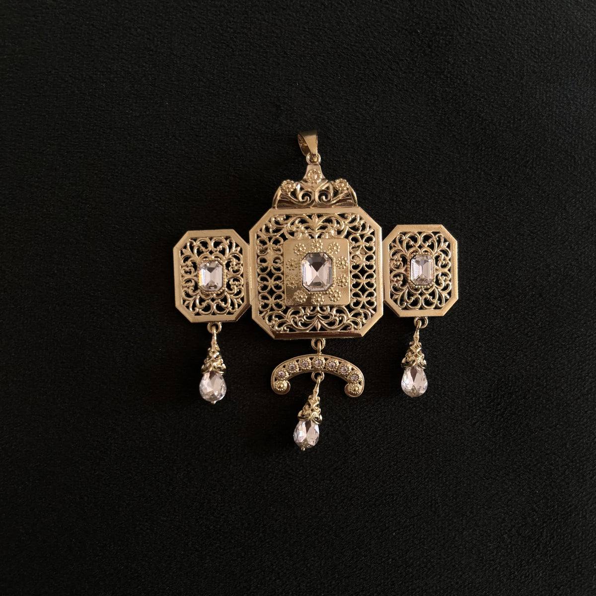 Kaftan Brooch Oriental Elegance