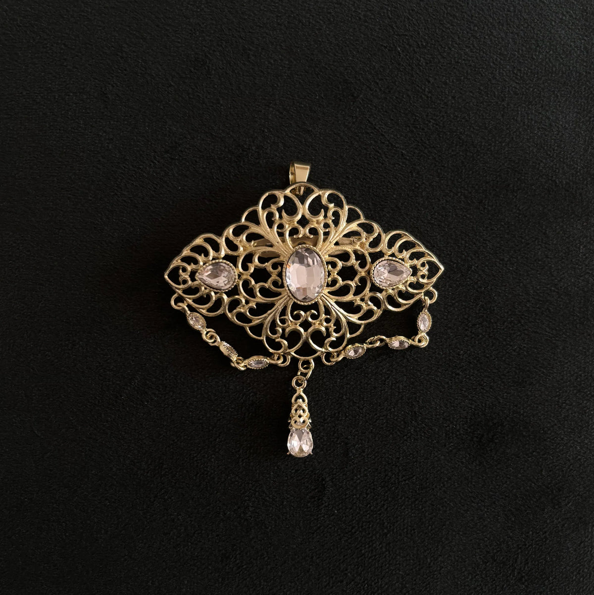 Kaftan Brooch Oriental Elegance