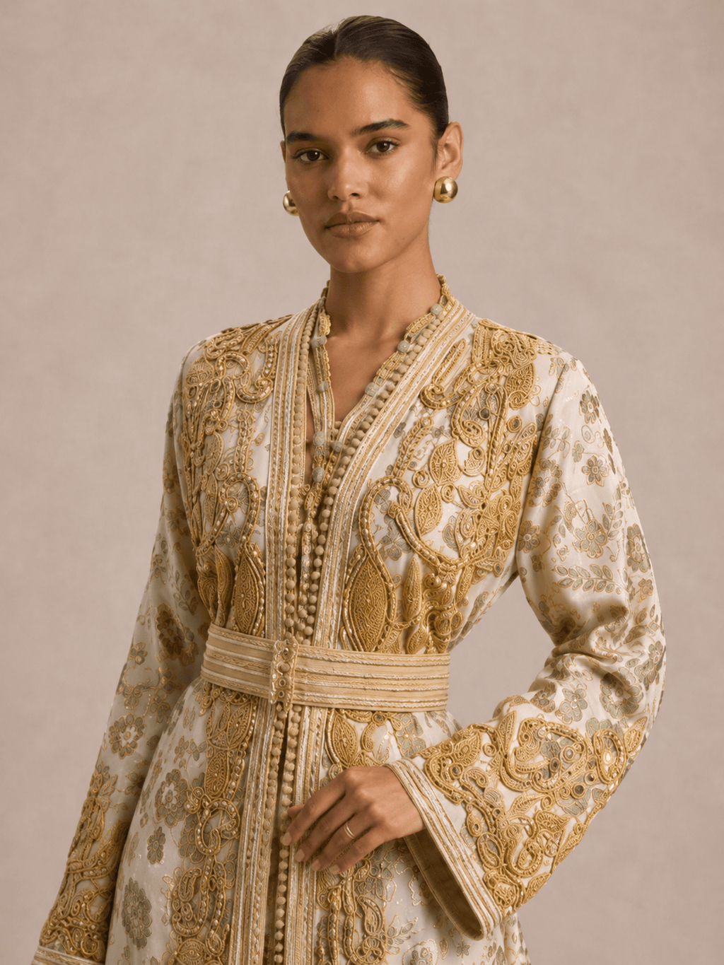 Kaftan Weiß und Goldfarben