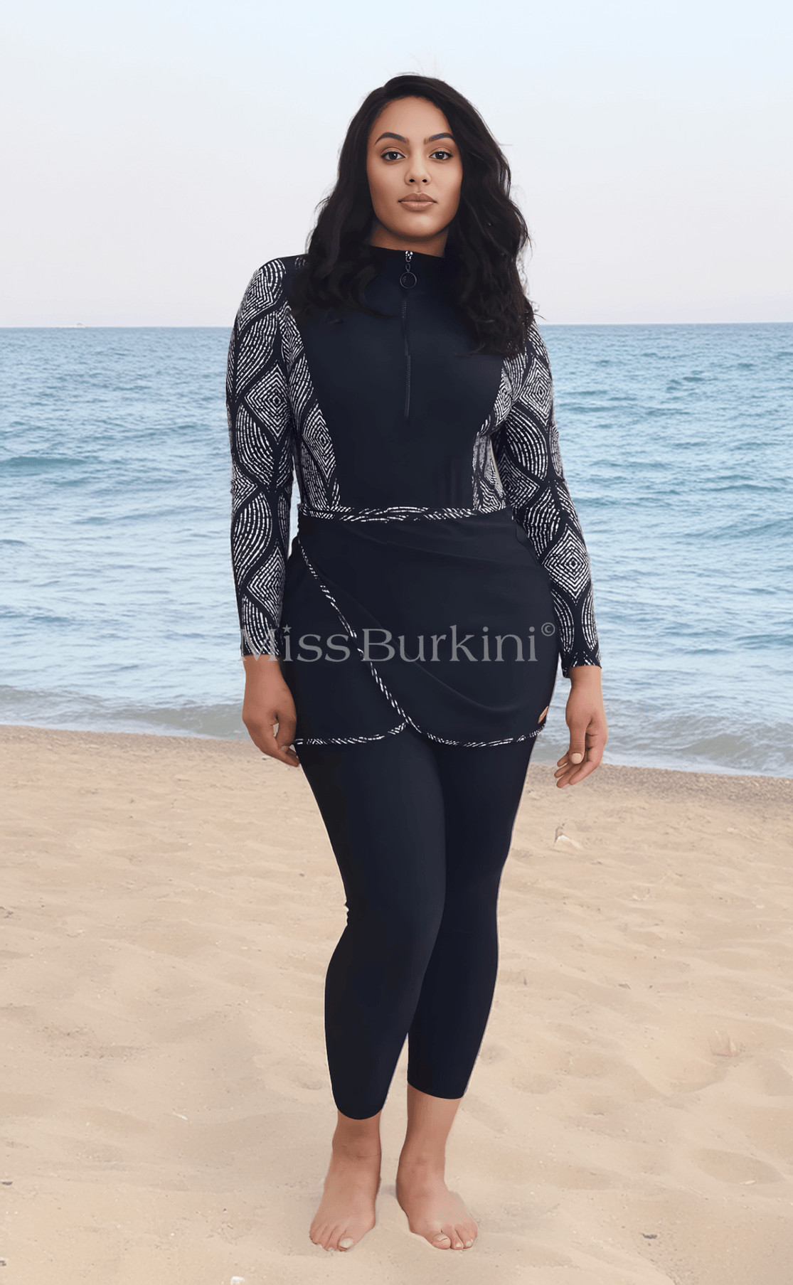 Langer schwarz-weißer Málaga-Burkini