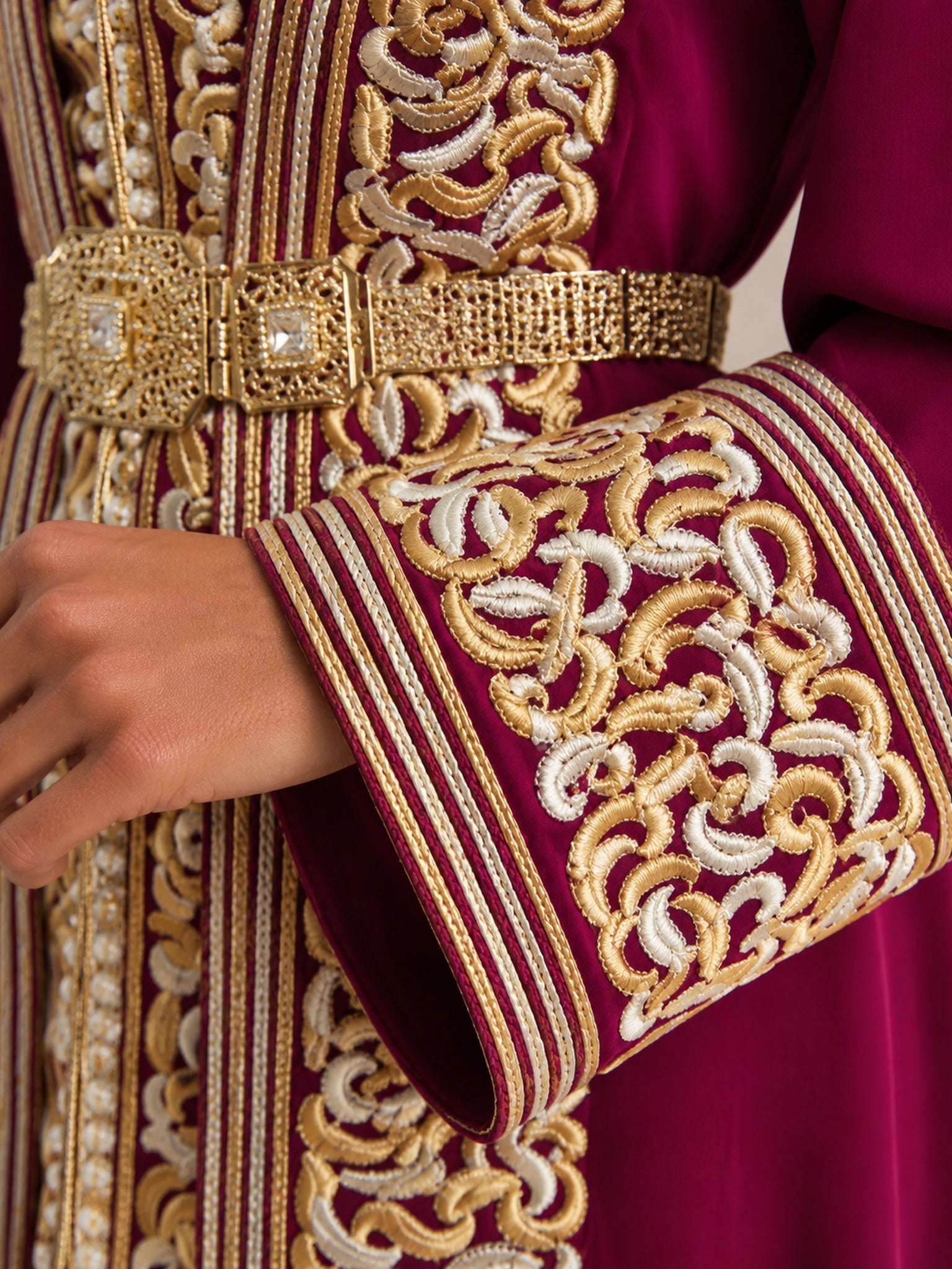 Kaftan Rot und Goldfarben